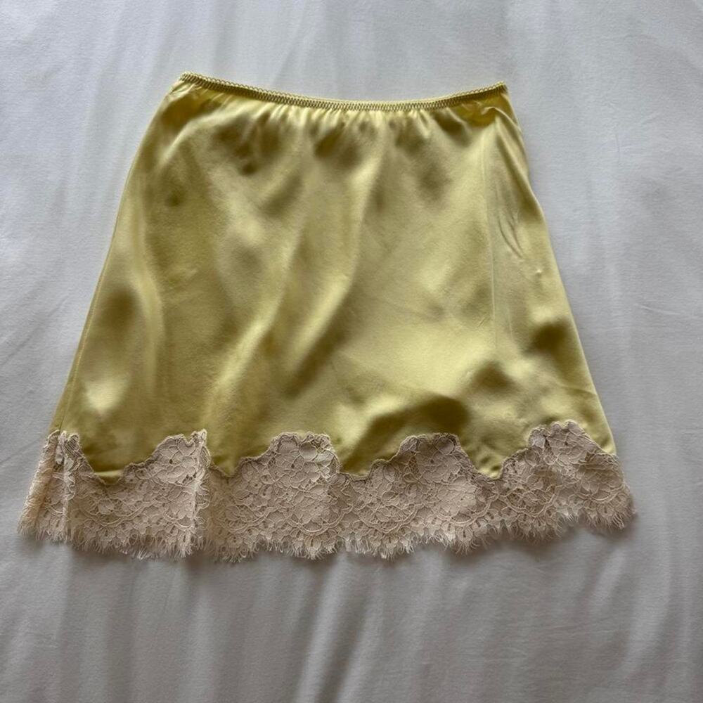 Yellow silk midi skirt with lace trim